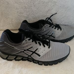 Asics Men tennis shoes